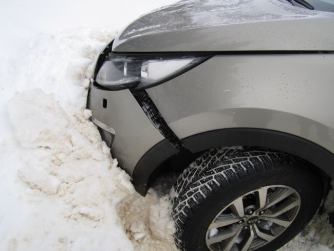 В Ухте на улице Авиационная столкнулись Kia Sportage и ВАЗ. В аварии пострадала девочка 2022 г.р.